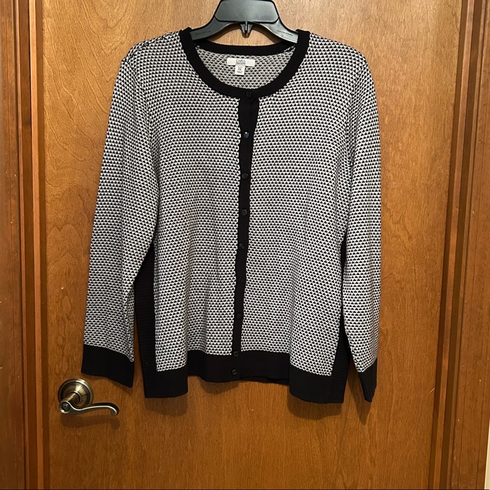 2 for 1 deal* beautiful black and white soft button up cardigan size PXL